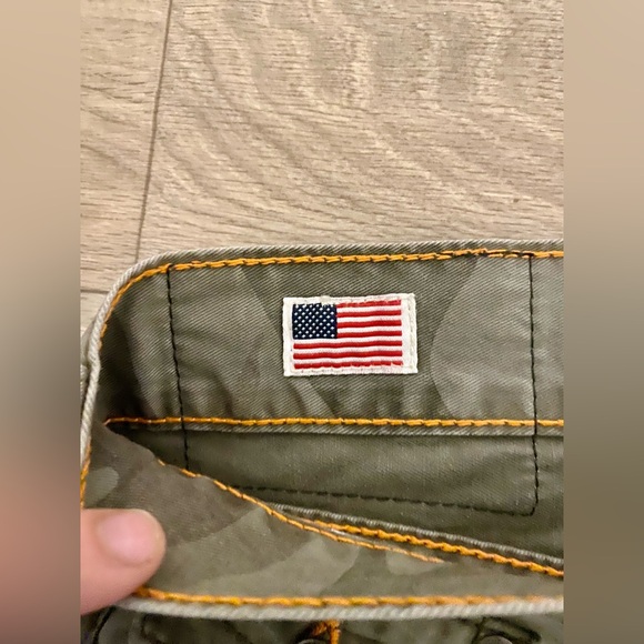 True Religion Ricky Straight Fit Camo Jeans Men’s US Size 38 - Picture 5 of 6